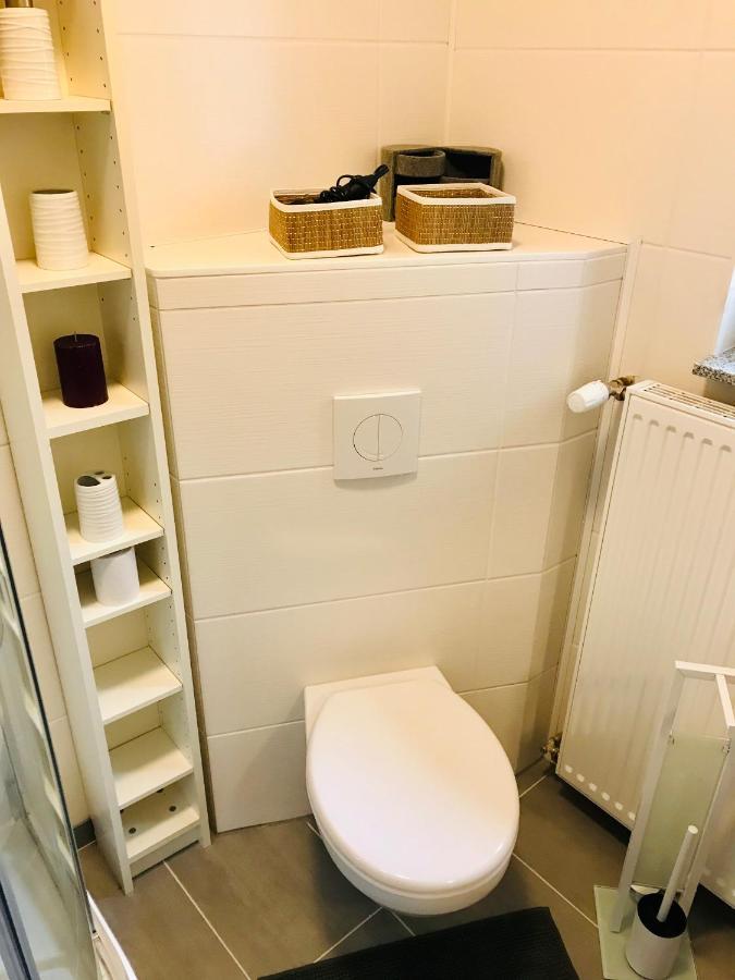 Top Renoviertes Apartement In Bester Lage Von Homburg- 5 Fussminuten Zur Uniklinik Homburg  Kültér fotó