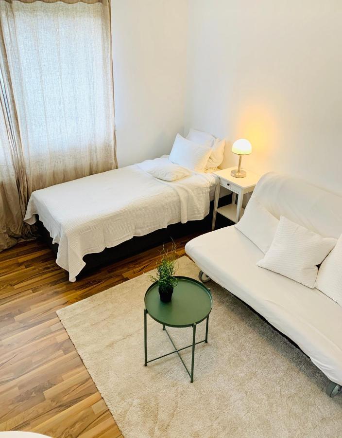 Top Renoviertes Apartement In Bester Lage Von Homburg- 5 Fussminuten Zur Uniklinik Homburg  Kültér fotó