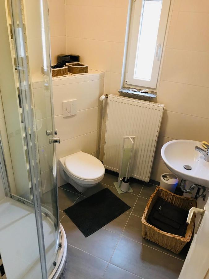 Top Renoviertes Apartement In Bester Lage Von Homburg- 5 Fussminuten Zur Uniklinik Homburg  Kültér fotó